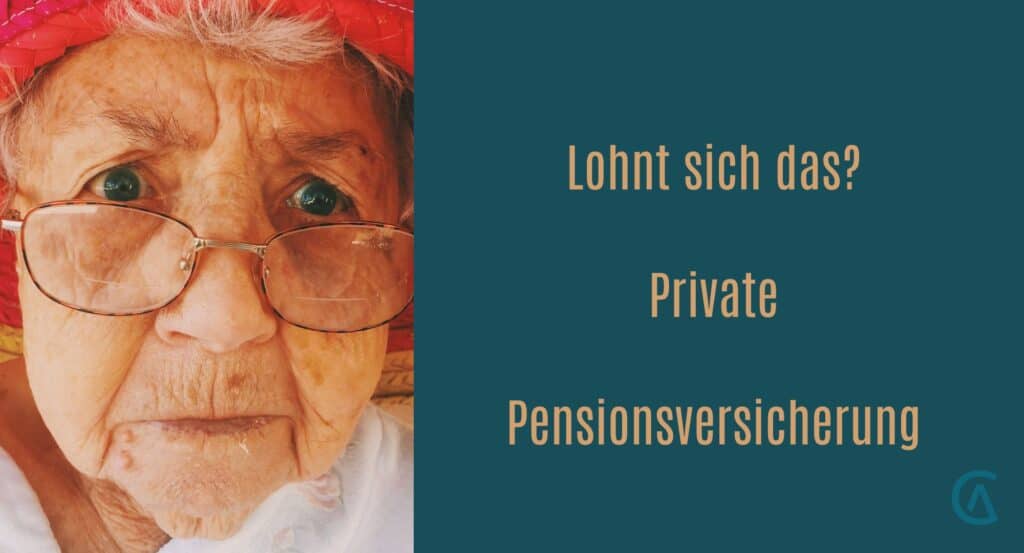 Alte Dame mit Brille und skeptischen Blick fragt sich: "Lohnt sich das? Private Pensionsvorsorge?"
